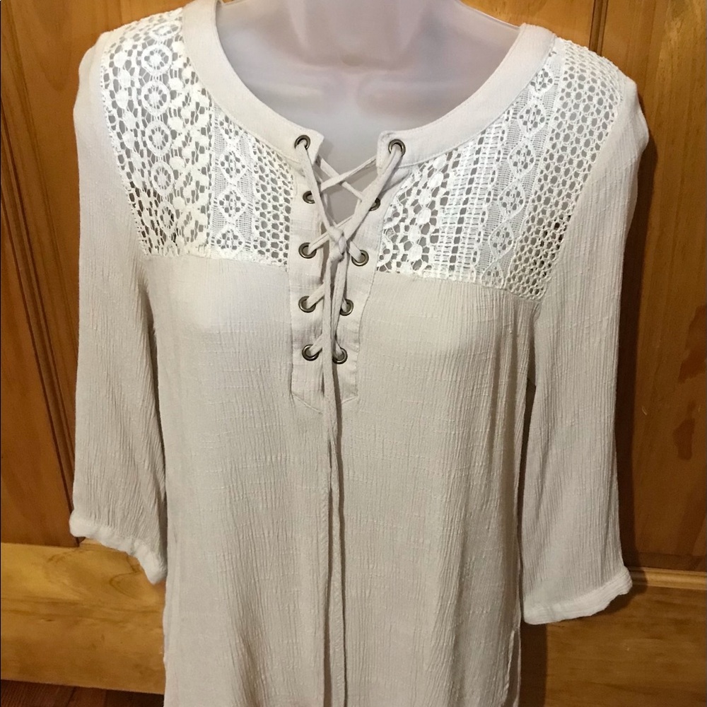 Umgee Beige Blouse Size Small 4 - 6 
60% Cotton - Picture 4 of 13